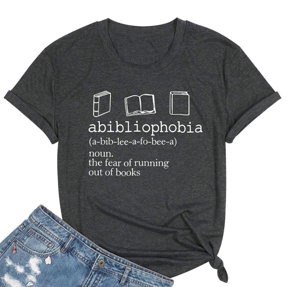 ✨NEW✨Women Abibliophobia Funny Graphic Bookworm Tshirt